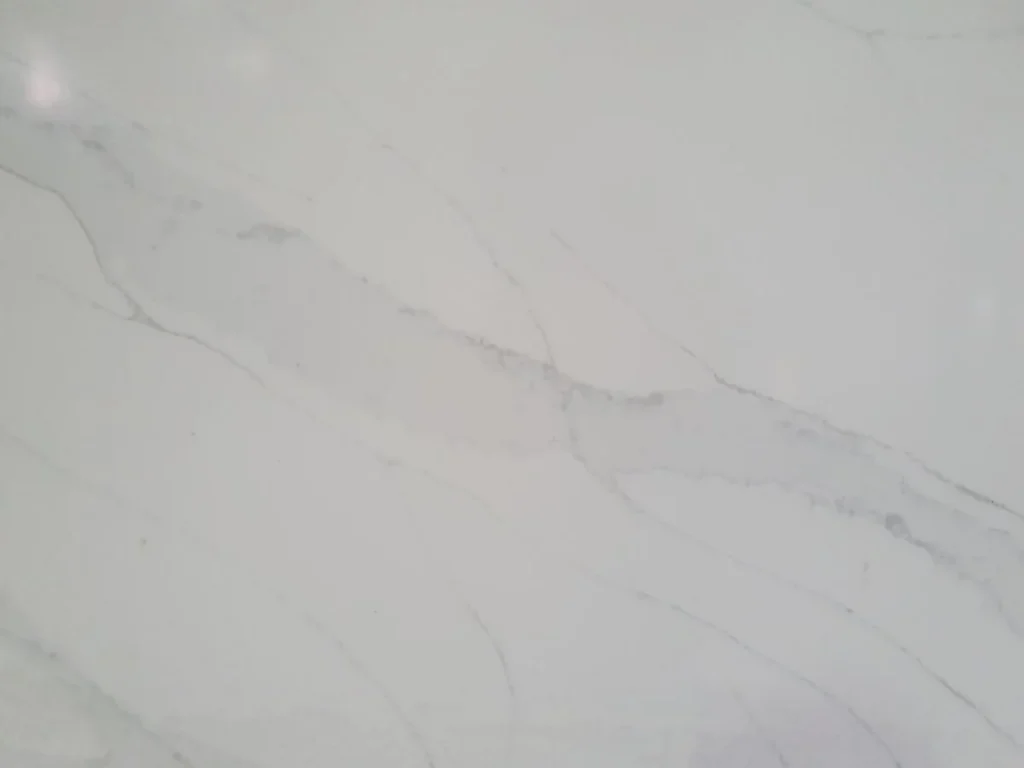 Quartz Compac Unique Calacatta (QCAL)